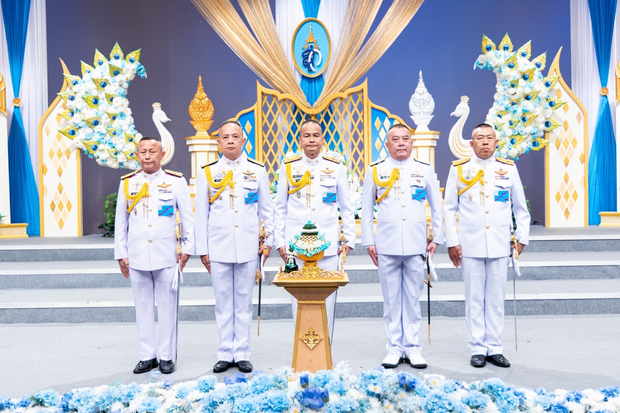 ๑๑๙ ปลัดกระทรวงกลาโหม พร้อมด้วยนายก สคภ.สป. นำคณะนายทหารชั้นผู้ใหญ่พร้อมคู่สมรส บันทึกเทปโทรทัศน์อาเศียรวาทถวายพระพรชัยมงคล เนื่องในโอกาสวันเฉลิมพระชนมพรรษา สมเด็จพระนางเจ้าสิริกิติ์ พระบรมราชินีนาถ พระบรมราชชนนีพันปีหลวง ๙๑ พรรษา