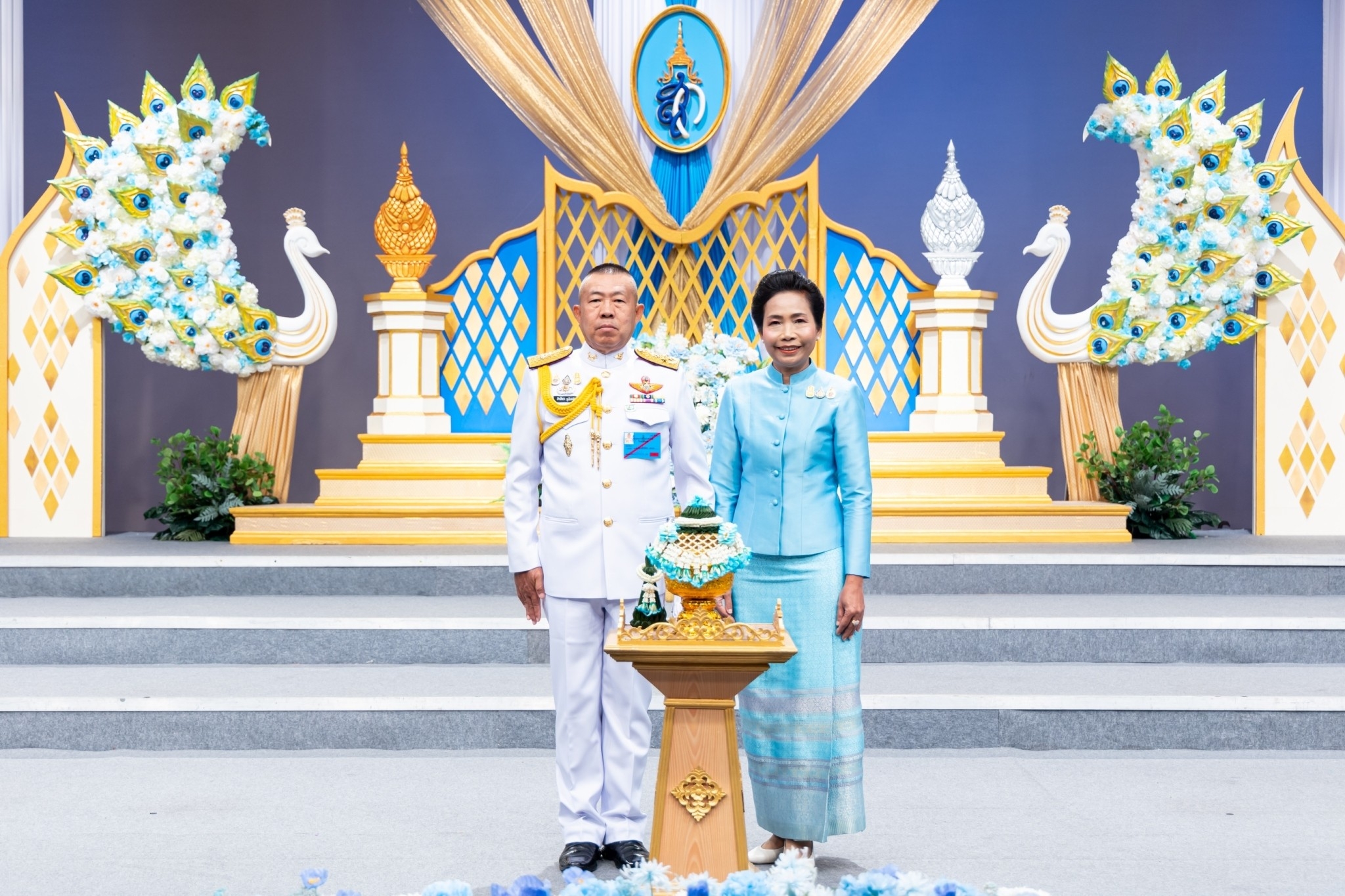 ๑๑๙ ปลัดกระทรวงกลาโหม พร้อมด้วยนายก สคภ.สป. นำคณะนายทหารชั้นผู้ใหญ่พร้อมคู่สมรส บันทึกเทปโทรทัศน์อาเศียรวาทถวายพระพรชัยมงคล เนื่องในโอกาสวันเฉลิมพระชนมพรรษา สมเด็จพระนางเจ้าสิริกิติ์ พระบรมราชินีนาถ พระบรมราชชนนีพันปีหลวง ๙๑ พรรษา
