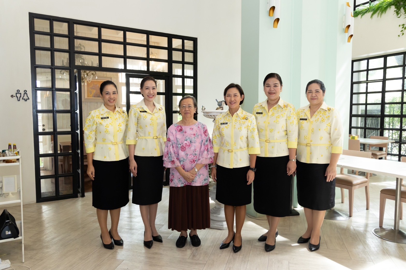 ๐๑๑ การเข้าเยี่ยมคารวะ คุณหญิงอรพรรณ ศศิประภา อดีตนายกสมาคมฯ