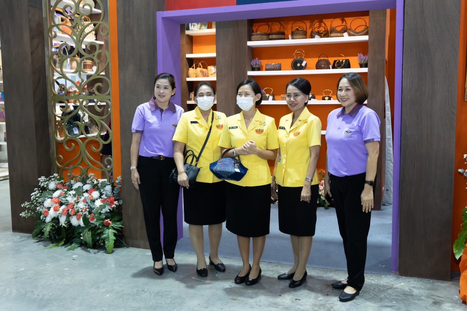 ๐๓๙ สมาคมภริยาข้าราชการสำนักงานปลัดกระทรวงกลาโหม ร่วมออกร้านจำหน่ายสินค้าและผลิตภัณฑ์ งานเพื่อนพึ่ง(ภาฯ) ประจำปี ๒๕๖๖ (ภาพบรรยากาศการออกร้านฯ ชุดที่ ๑)