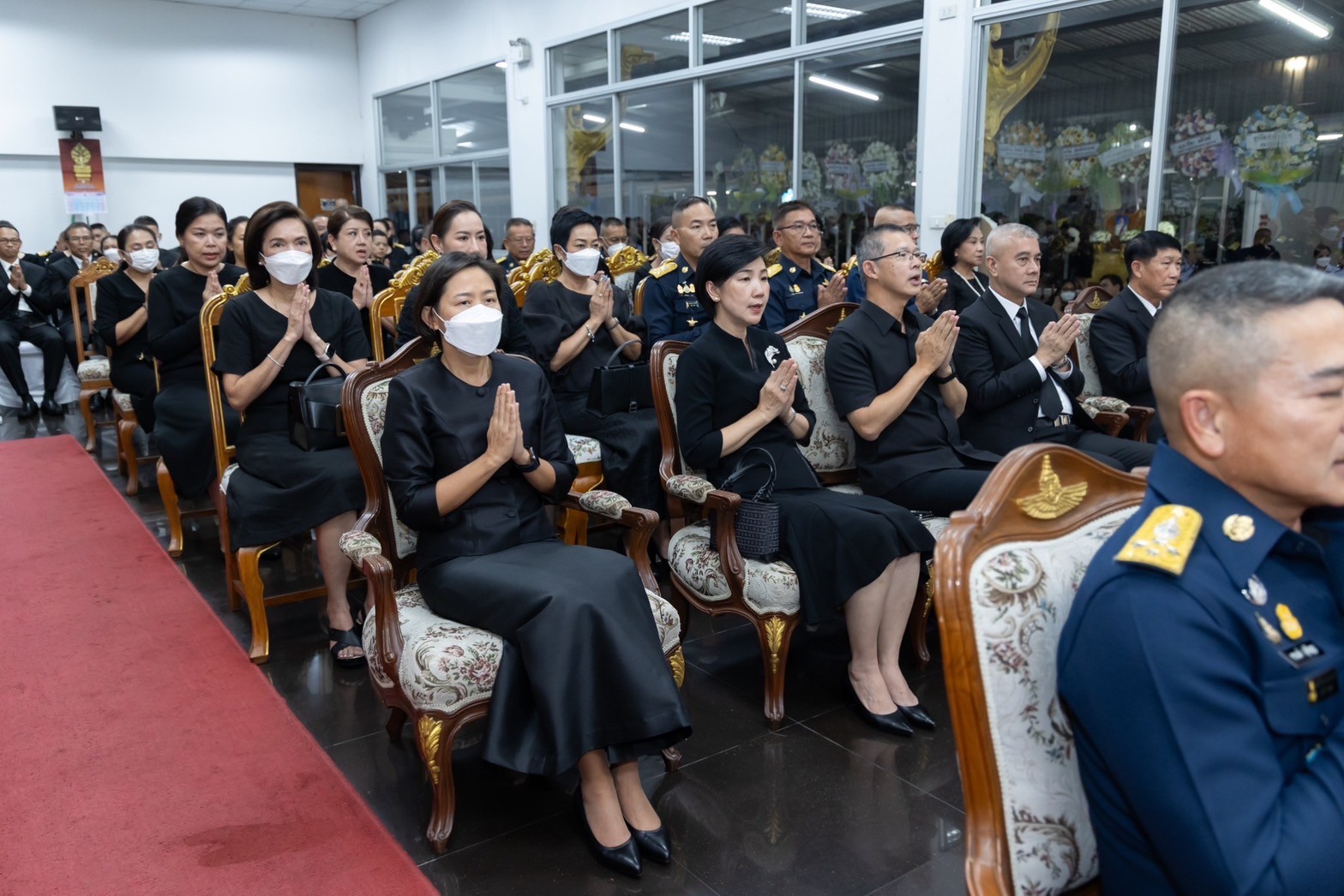 ๐๓๑ สมาคมภริยาข้าราชการสำนักงานปลัดกระทรวงกลาโหม ร่วมพิธีบำเพ็ญกุศลสวดพระอภิธรรม คุณแม่สายใจ เมตะนันท์ มารดา พลอากาศเอก ธนศักดิ์เมตะนันท์ รองปลัดกระทรวงกลาโหม (๔ ธ.ค.๖๖)