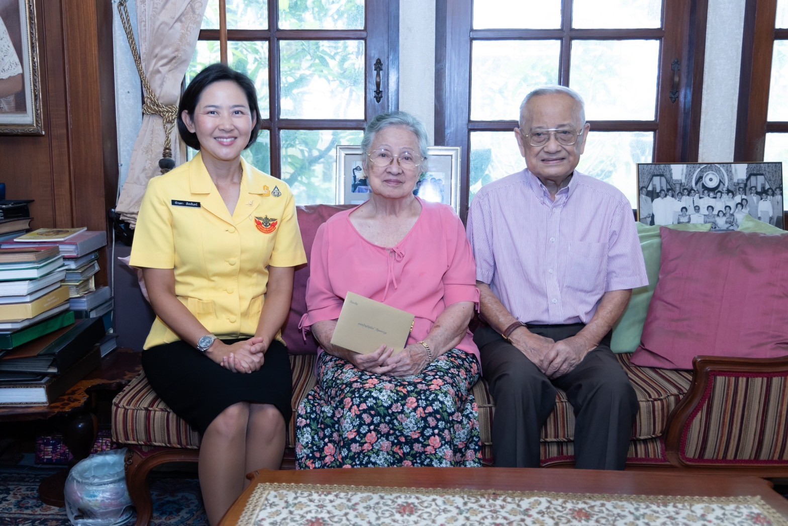 ๐๑๔ การเข้าเยี่ยมคารวะ คุณหญิงสรัสนันท์ เรืองตระกูล อดีตนายกสมาคมฯ