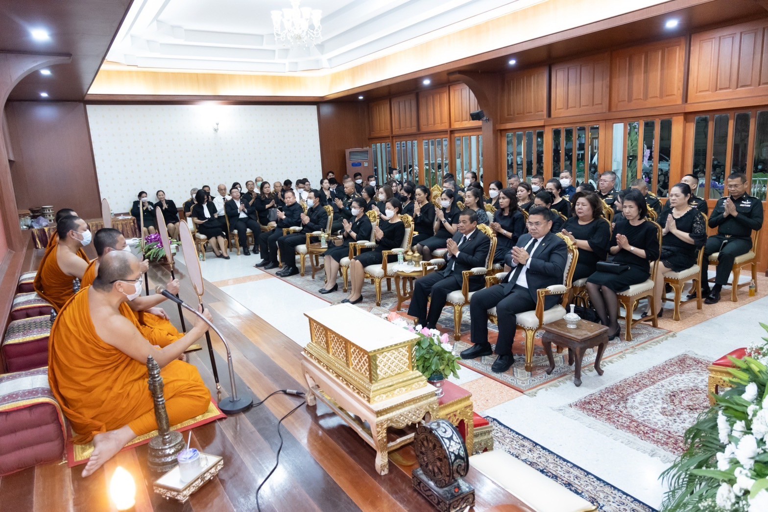 ๐๘ นายก สคภ.สป. ร่วมเป็นเจ้าภาพในพิธี สวดพระอภิธรรมศพ คุณแม่ดวงพร ภควากร มารดา คุณกมลเนตร สมจิตต์