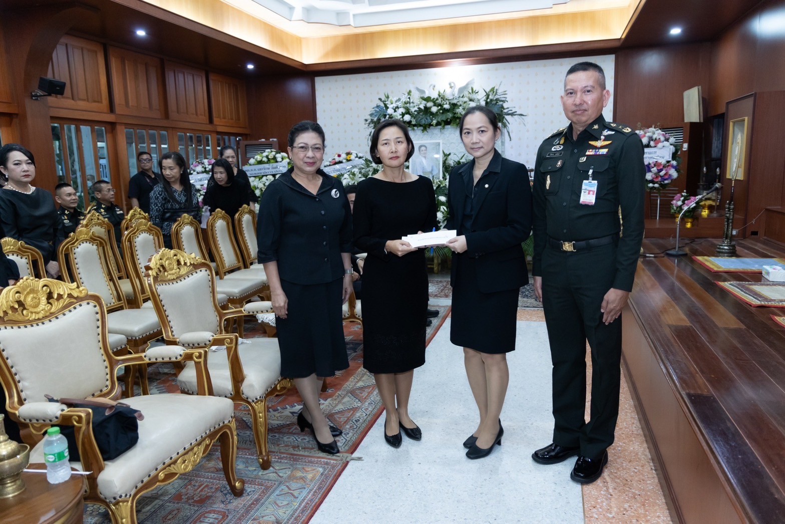 ๐๘ นายก สคภ.สป. ร่วมเป็นเจ้าภาพในพิธี สวดพระอภิธรรมศพ คุณแม่ดวงพร ภควากร มารดา คุณกมลเนตร สมจิตต์