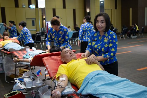 ๐๘๘ กิจกรรมบริจาคโลหิตถวายเป็นพระราชกุศล เนื่องในโอกาสวันเฉลิมพระชนมพรรษา พระบาทสมเด็จพระเจ้าอยู่...