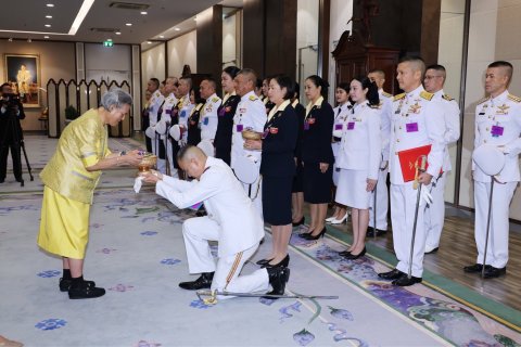 ๑๑๒ เข้าเฝ้าฯ สมเด็จพระกนิษฐาธิราชเจ้า กรมสมเด็จพระเทพรัตนราชสุดาฯ สยามบรมราชกุมารี เพื่อทูลเกล้า...